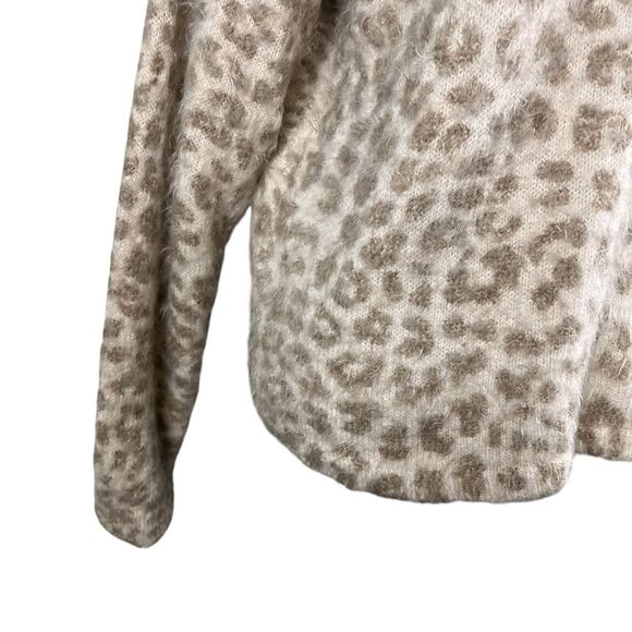 Peyton Primrose Cheetah Print Sweater Size Large Off Taupe Soft Leopard - Picture 5 of 10